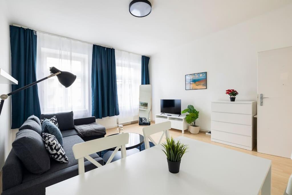 Beautiful 1 Bedroom Apartment Near Schoenbrunn Vienna Exterior photo